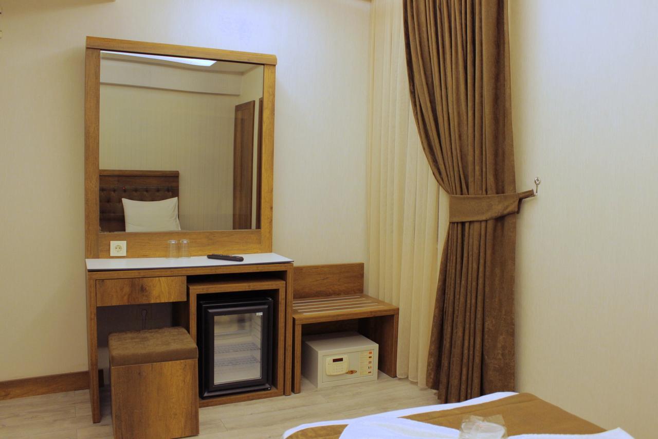 Hotel Buyuk Paris Istanboel Buitenkant foto